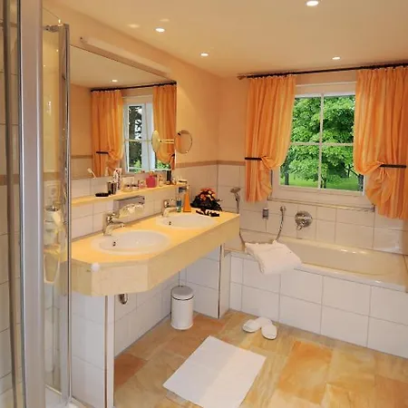 Ξενοδοχείο Schwarzwaldhotel Oberwiesenhof 4*
