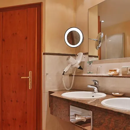 Отель Schwarzwaldhotel Oberwiesenhof